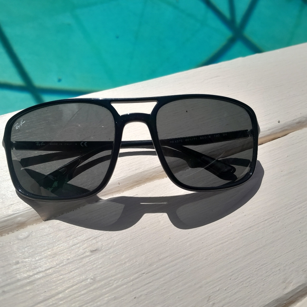 Ray-Ban Dark Frame Sunglasses
